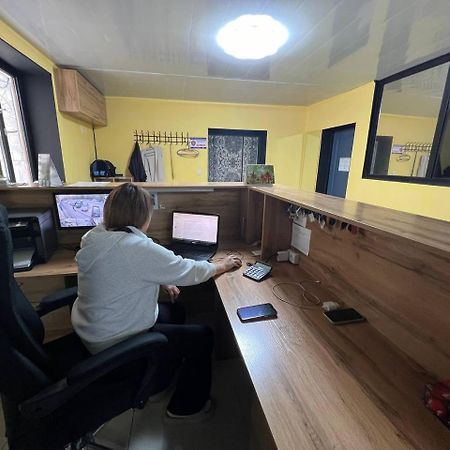 Место Встречи "Guest House Meeting Place" Bichkek Extérieur photo