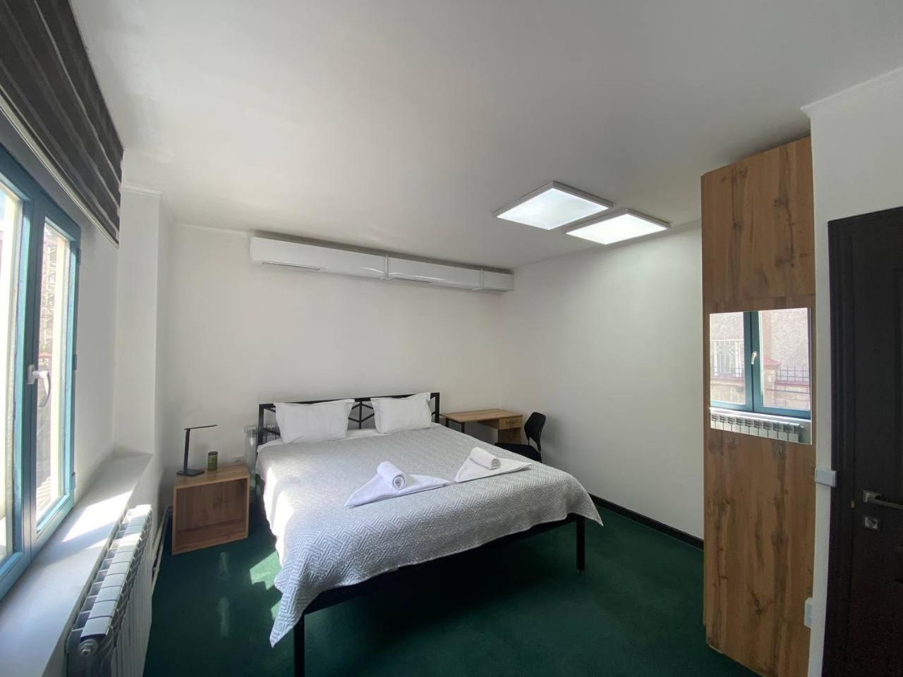 Место Встречи "Guest House Meeting Place" Bichkek Extérieur photo
